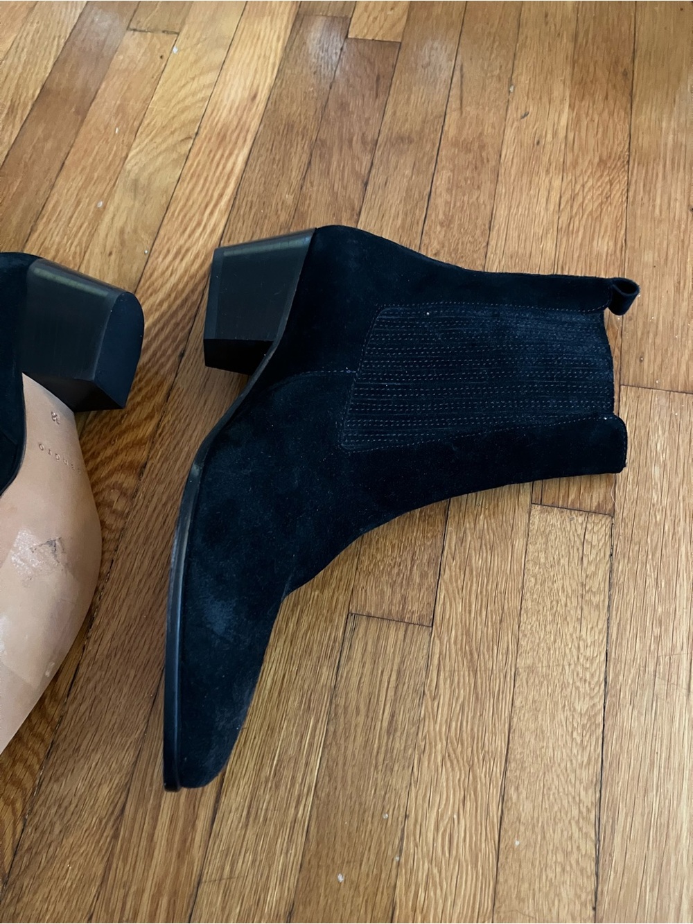 Sandro suede leather ankle booties
French size 38 - Picture 6 of 15